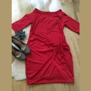 Női ruha Klaudia , piros színben háromnegyedes ujjal – ŐSZI-TAVASZI-1